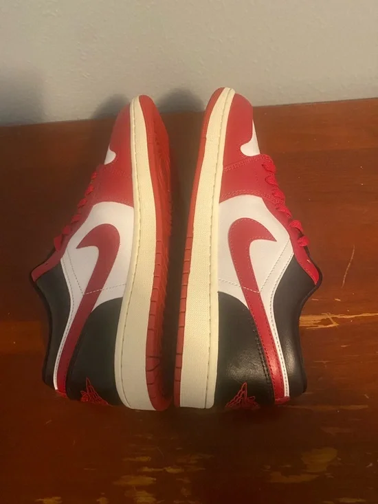 Jordan Women's Low-Top Sneakers in Red, White & Black Air Jordan Nike - Picture 5 of 8